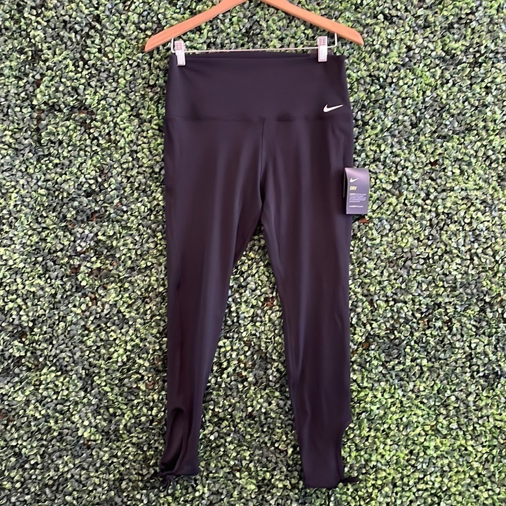 NWT Nike yoga leggings with tie detail in black - Picture 5 of 16